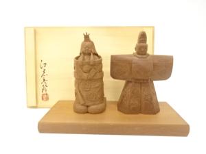 江黒亮聲造　一位　一刀彫　立雛　置物